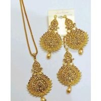 Elegant Twinkling Glittering Jewellery Sets