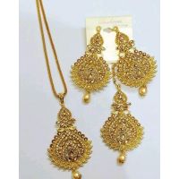 Classy Twinkling Glittering Jewellery Sets